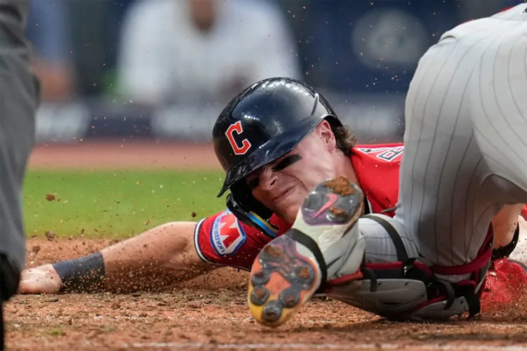 Hedges and Halpin lead Guardians to win over Twins